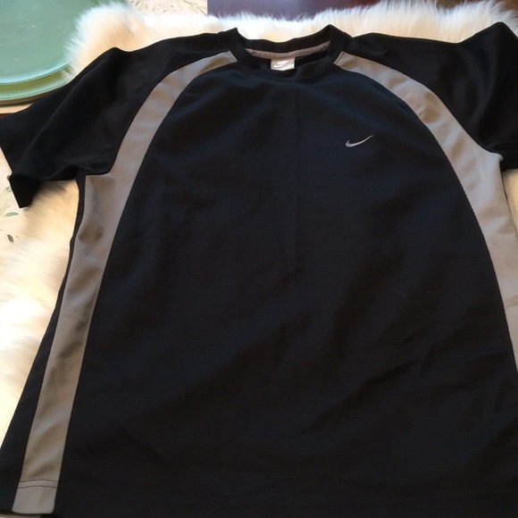 Nike Other - Nike Sportswear Men’s Large Short Sleeve Shirt EUC